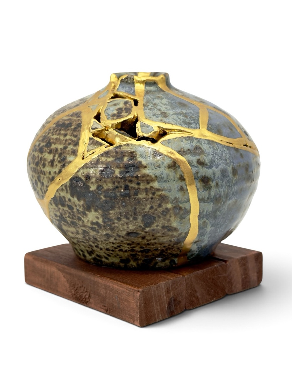 Kintsugi Vase Handmade Pottery Gold Crack Art Personal Growth Gift